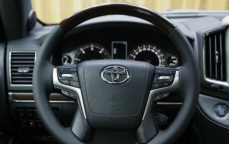 Toyota Land Cruiser 200, 2018 год, 7 190 000 рублей, 20 фотография