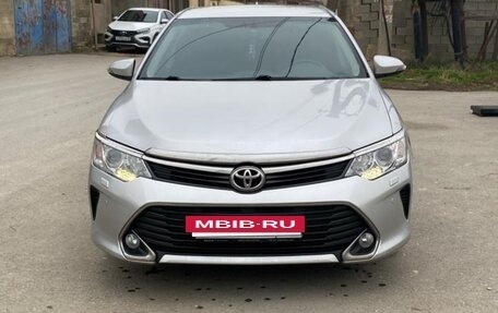 Toyota Camry, 2015 год, 1 950 000 рублей, 2 фотография