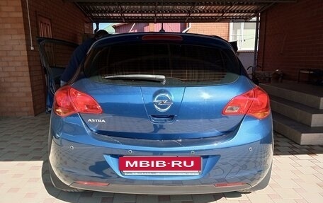 Opel Astra J, 2011 год, 875 000 рублей, 9 фотография