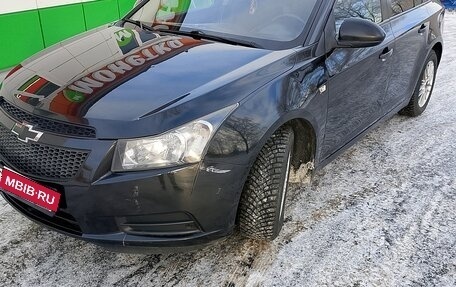 Chevrolet Cruze II, 2011 год, 695 000 рублей, 3 фотография