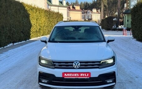 Volkswagen Tiguan II, 2018 год, 3 100 000 рублей, 2 фотография