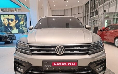 Volkswagen Tiguan II, 2020 год, 3 599 000 рублей, 2 фотография