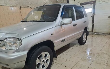 Chevrolet Niva I рестайлинг, 2004 год, 310 000 рублей, 24 фотография