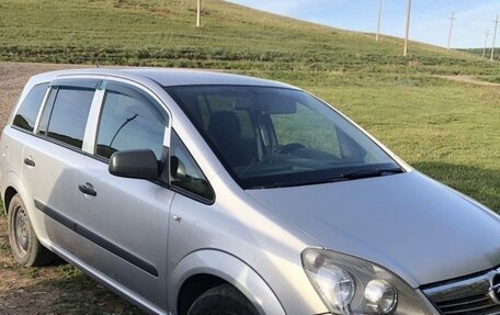 Opel Zafira B, 2011 год, 700 000 рублей, 1 фотография