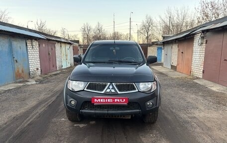 Mitsubishi L200 IV рестайлинг, 2010 год, 945 000 рублей, 2 фотография