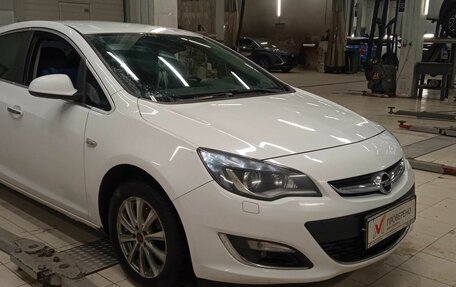 Opel Astra J, 2014 год, 790 000 рублей, 2 фотография