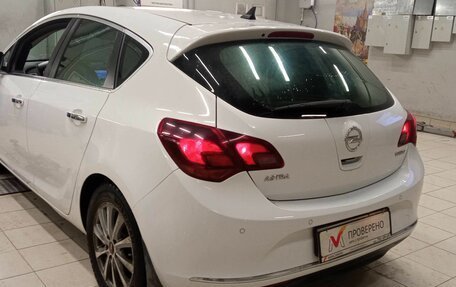 Opel Astra J, 2014 год, 790 000 рублей, 4 фотография