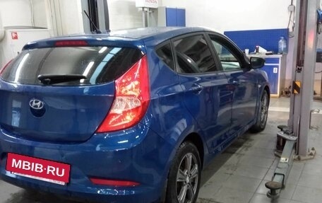 Hyundai Solaris II рестайлинг, 2011 год, 830 000 рублей, 3 фотография