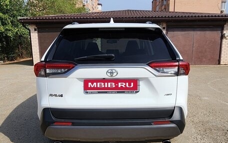 Toyota RAV4, 2020 год, 3 950 000 рублей, 6 фотография