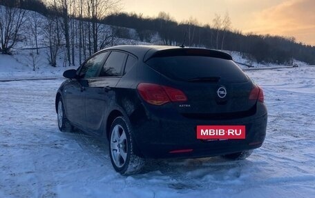 Opel Astra J, 2011 год, 850 000 рублей, 3 фотография