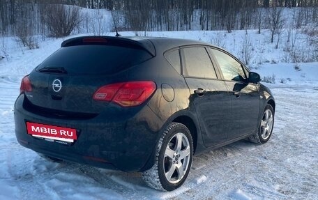 Opel Astra J, 2011 год, 850 000 рублей, 4 фотография