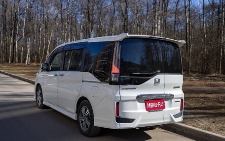 Honda Stepwgn IV, 2019 год, 3 200 000 рублей, 3 фотография