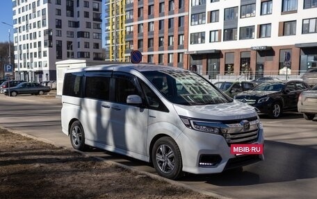 Honda Stepwgn IV, 2019 год, 3 200 000 рублей, 5 фотография