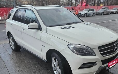 Mercedes-Benz M-Класс, 2012 год, 2 420 000 рублей, 3 фотография