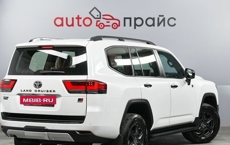 Toyota Land Cruiser, 2023 год, 13 990 000 рублей, 7 фотография