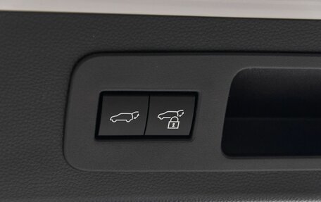 Toyota Land Cruiser, 2023 год, 13 990 000 рублей, 17 фотография