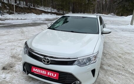 Toyota Camry, 2015 год, 2 049 000 рублей, 3 фотография