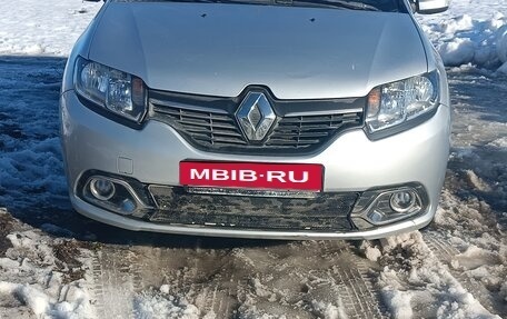 Renault Logan II, 2015 год, 700 000 рублей, 3 фотография