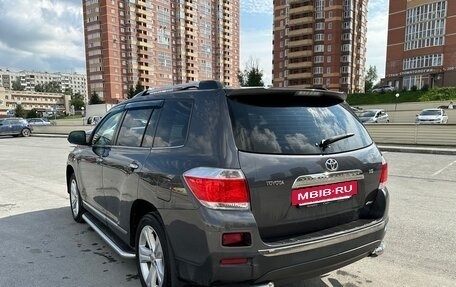 Toyota Highlander III, 2011 год, 2 200 000 рублей, 9 фотография