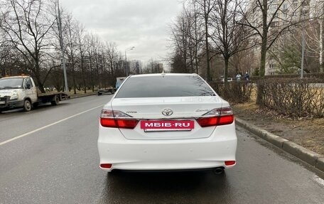 Toyota Camry, 2017 год, 2 300 000 рублей, 4 фотография