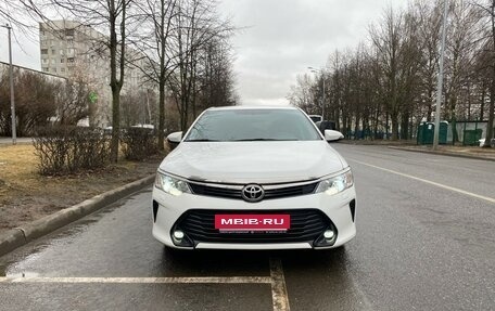 Toyota Camry, 2017 год, 2 300 000 рублей, 5 фотография