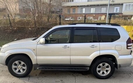 Toyota Land Cruiser Prado 120 рестайлинг, 2005 год, 2 350 000 рублей, 15 фотография