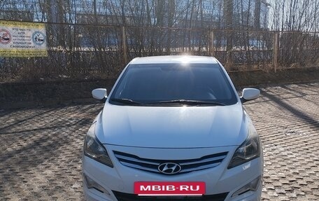 Hyundai Solaris II рестайлинг, 2015 год, 1 100 000 рублей, 9 фотография