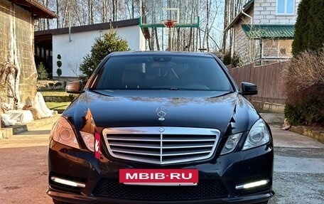 Mercedes-Benz E-Класс, 2011 год, 1 400 000 рублей, 3 фотография