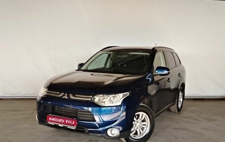 Mitsubishi Outlander III рестайлинг 3, 2013 год, 1 599 000 рублей, 1 фотография