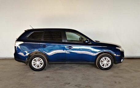 Mitsubishi Outlander III рестайлинг 3, 2013 год, 1 599 000 рублей, 4 фотография