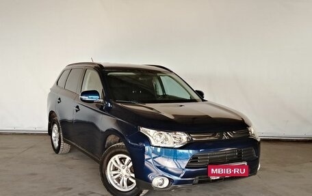 Mitsubishi Outlander III рестайлинг 3, 2013 год, 1 599 000 рублей, 3 фотография