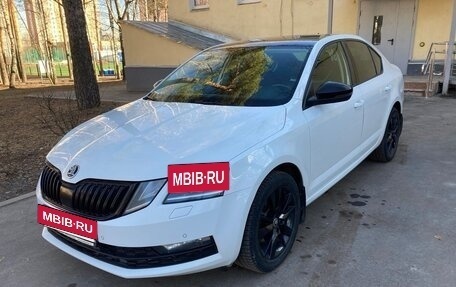 Skoda Octavia, 2018 год, 1 990 000 рублей, 2 фотография