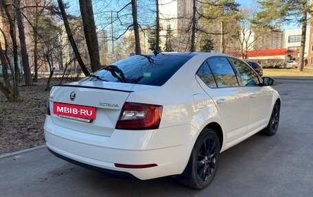 Skoda Octavia, 2018 год, 1 990 000 рублей, 6 фотография