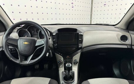 Chevrolet Cruze II, 2011 год, 730 000 рублей, 13 фотография