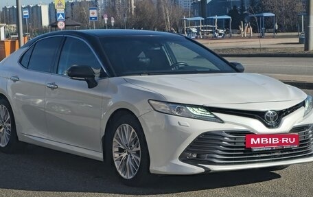 Toyota Camry, 2020 год, 3 400 000 рублей, 2 фотография