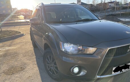 Mitsubishi Outlander III рестайлинг 3, 2010 год, 1 400 000 рублей, 7 фотография