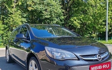 Opel Astra J, 2013 год, 1 050 000 рублей, 1 фотография