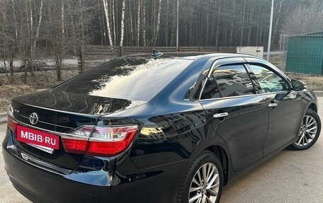 Toyota Camry, 2017 год, 2 250 000 рублей, 4 фотография