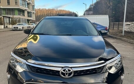 Toyota Camry, 2017 год, 2 250 000 рублей, 2 фотография