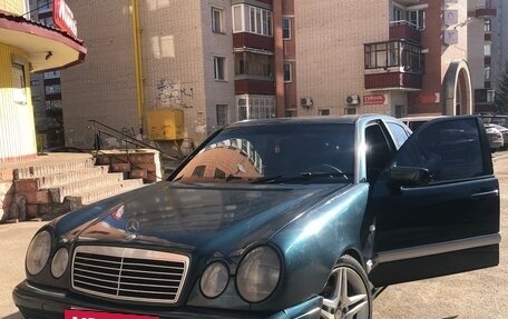 Mercedes-Benz E-Класс, 1995 год, 320 000 рублей, 2 фотография