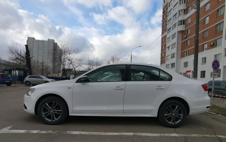 Volkswagen Jetta VI, 2013 год, 1 470 000 рублей, 2 фотография