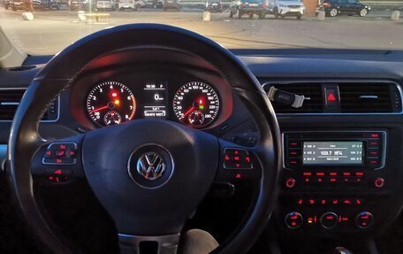 Volkswagen Jetta VI, 2013 год, 1 470 000 рублей, 16 фотография