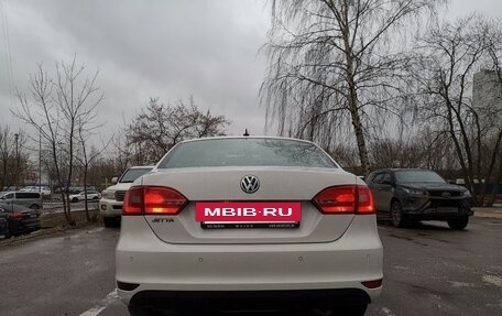 Volkswagen Jetta VI, 2013 год, 1 470 000 рублей, 4 фотография