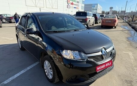 Renault Logan II, 2017 год, 820 000 рублей, 2 фотография