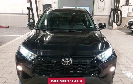 Toyota RAV4, 2022 год, 3 897 000 рублей, 2 фотография