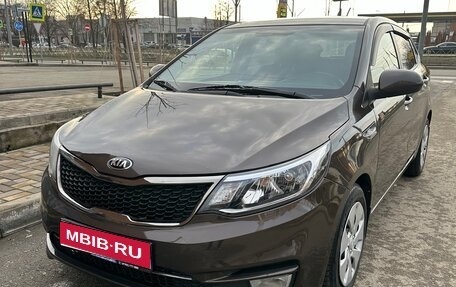 KIA Rio III рестайлинг, 2015 год, 990 000 рублей, 1 фотография