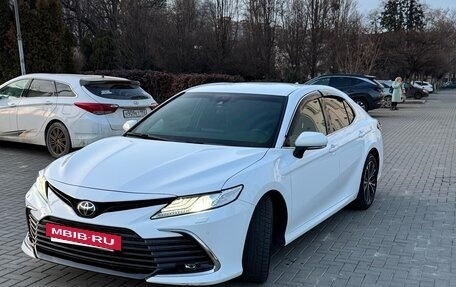 Toyota Camry, 2021 год, 3 800 000 рублей, 3 фотография