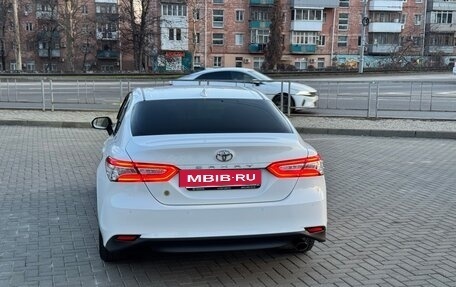 Toyota Camry, 2021 год, 3 800 000 рублей, 6 фотография