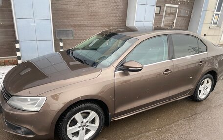 Volkswagen Jetta VI, 2012 год, 1 300 000 рублей, 3 фотография