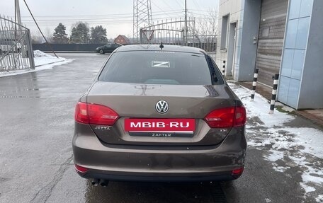 Volkswagen Jetta VI, 2012 год, 1 300 000 рублей, 2 фотография